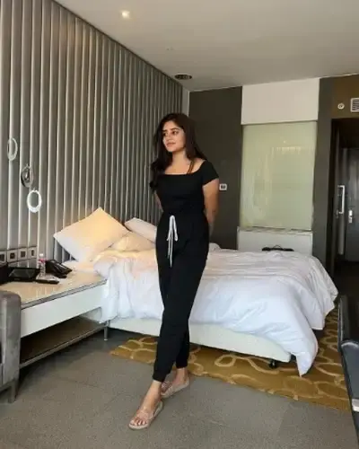 Call Girls Kamrej Cash On Delivery